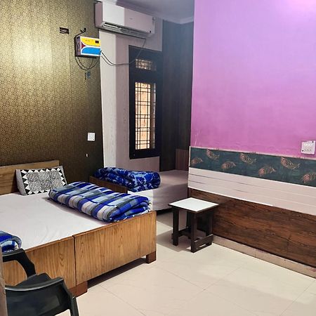 Hotel Pushpanjali Haldwāni Kültér fotó