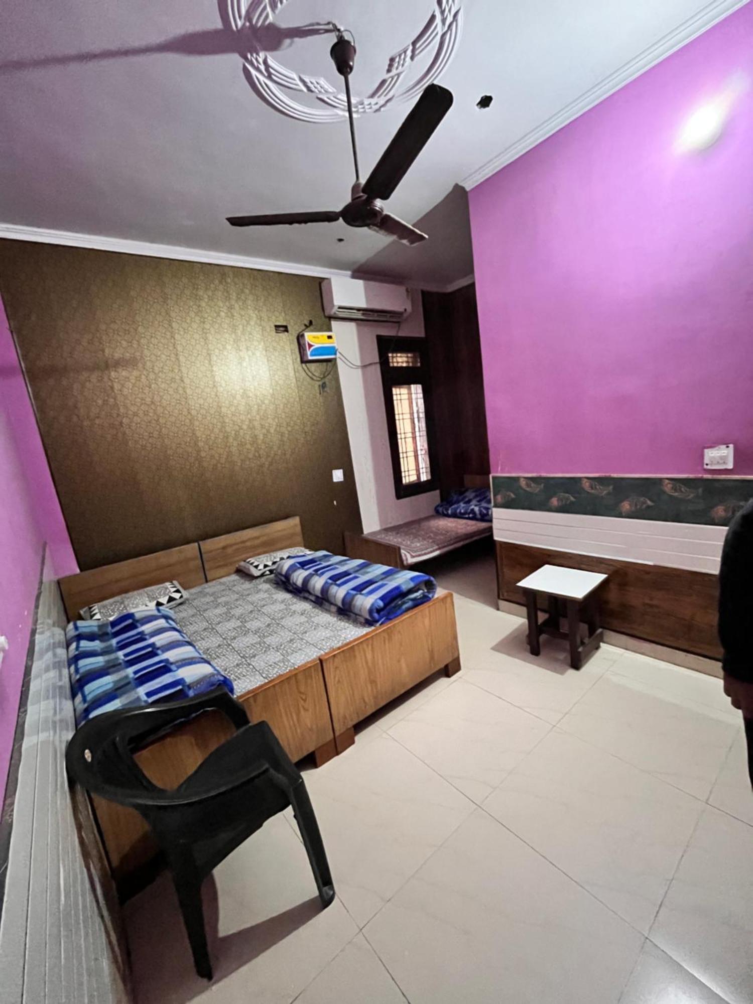 Hotel Pushpanjali Haldwāni Kültér fotó
