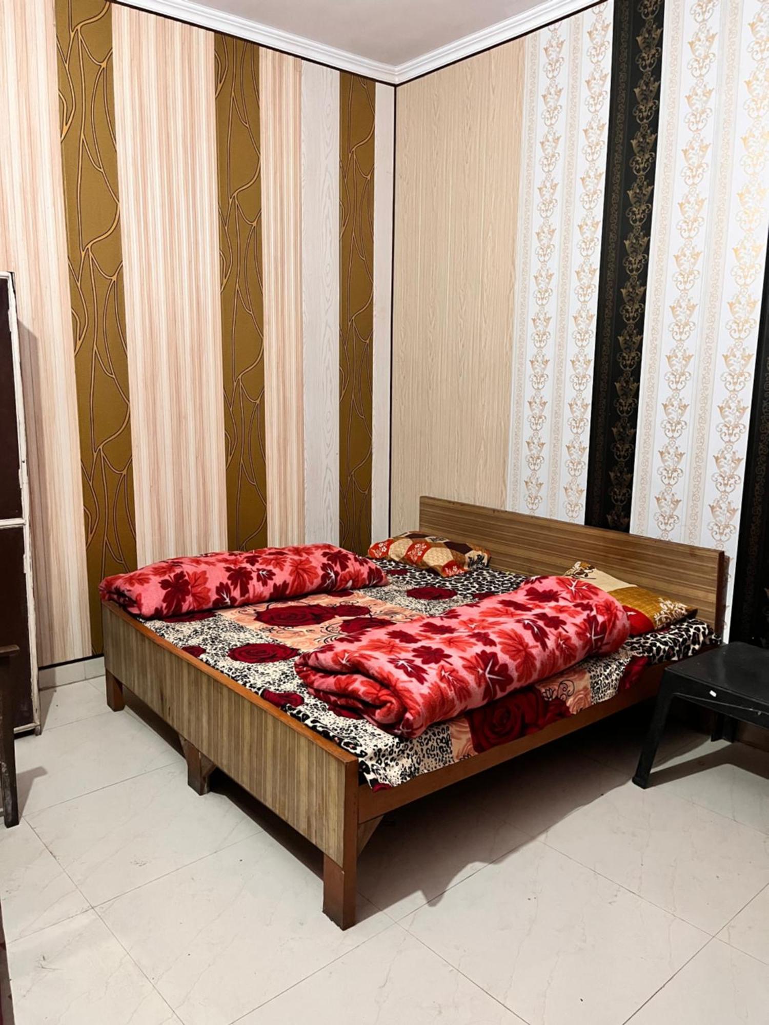Hotel Pushpanjali Haldwāni Kültér fotó