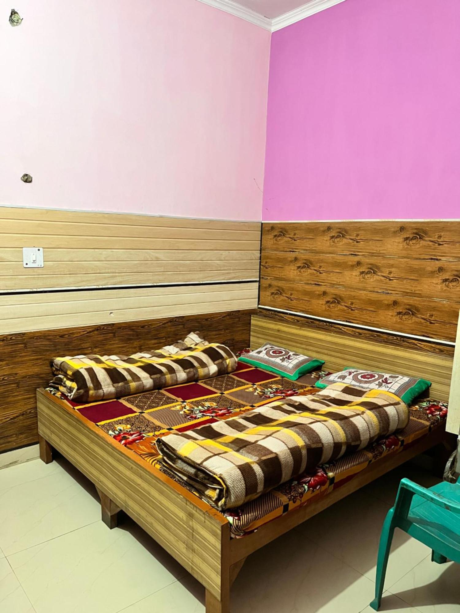 Hotel Pushpanjali Haldwāni Kültér fotó