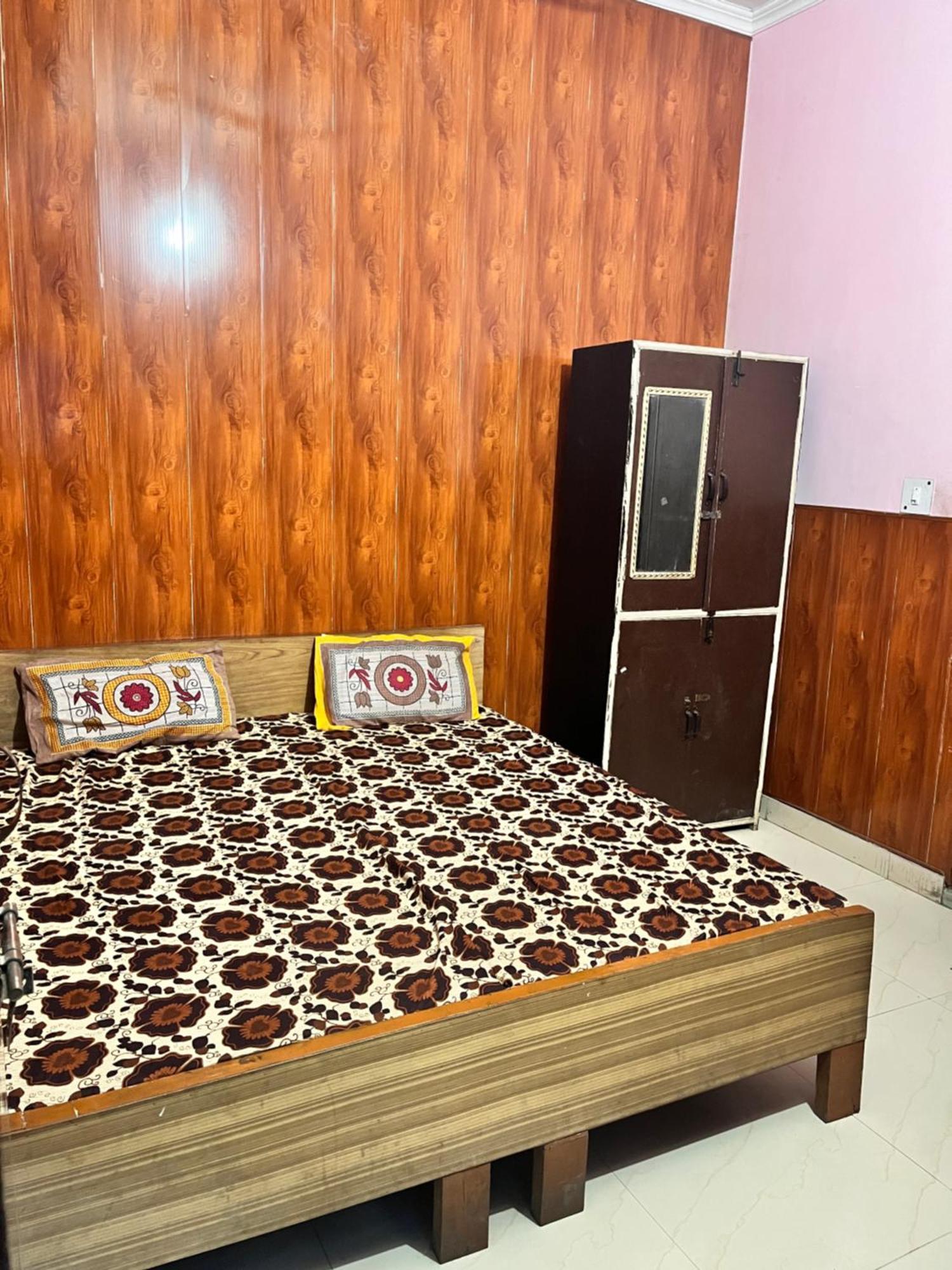 Hotel Pushpanjali Haldwāni Kültér fotó